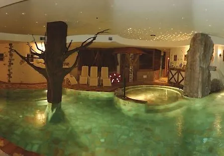 Grand Paradiso Hotell 5*