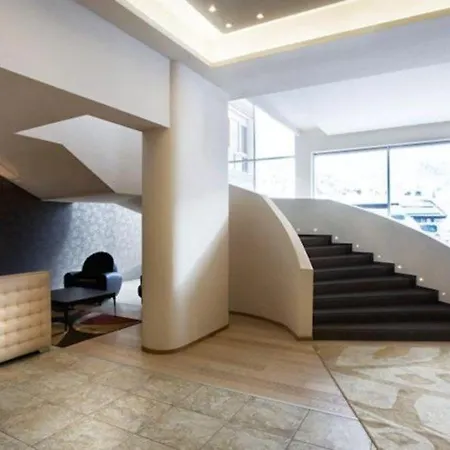 Hotell Grand Paradiso 5*