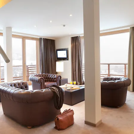 Grand Paradiso Hotell