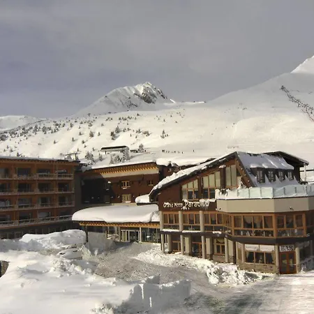 Grand Paradiso Hotell 5*
